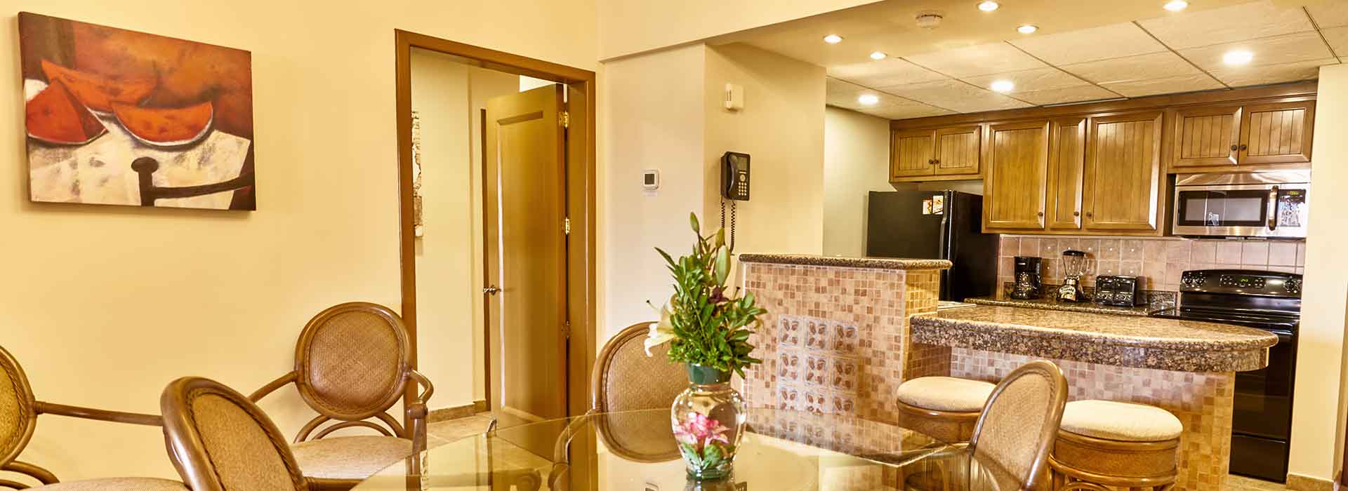 amplia cocina completa en suite de The Royal Haciendas