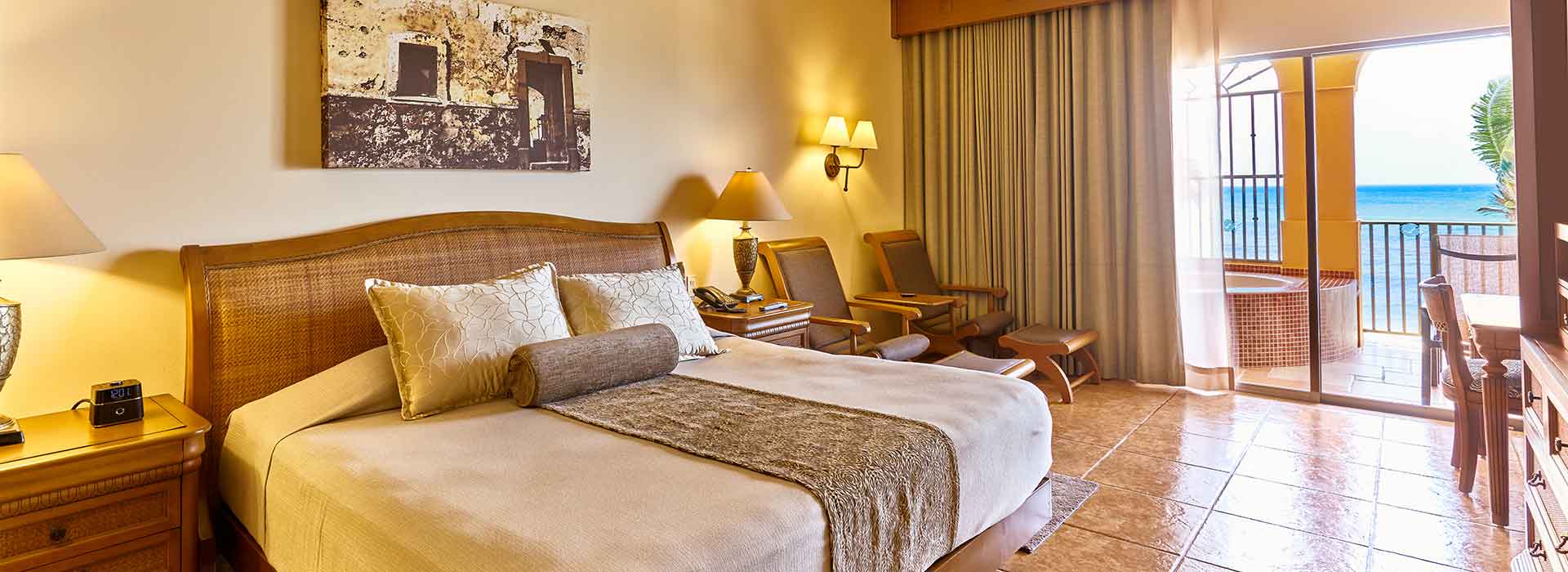 amplia habitación con cama king size