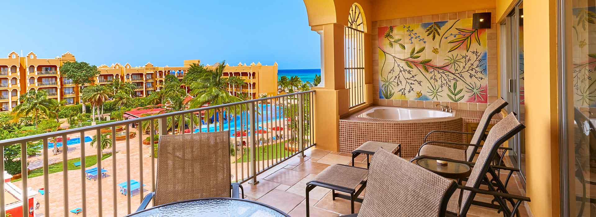 suite con terraza y vista al mar