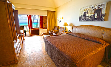 amplia habitación con cama king size